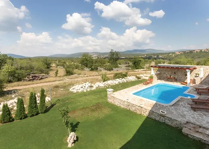 Alloggio in famiglia Ivy With Perfect Privacy, Pool, Sauna&jacuzzi