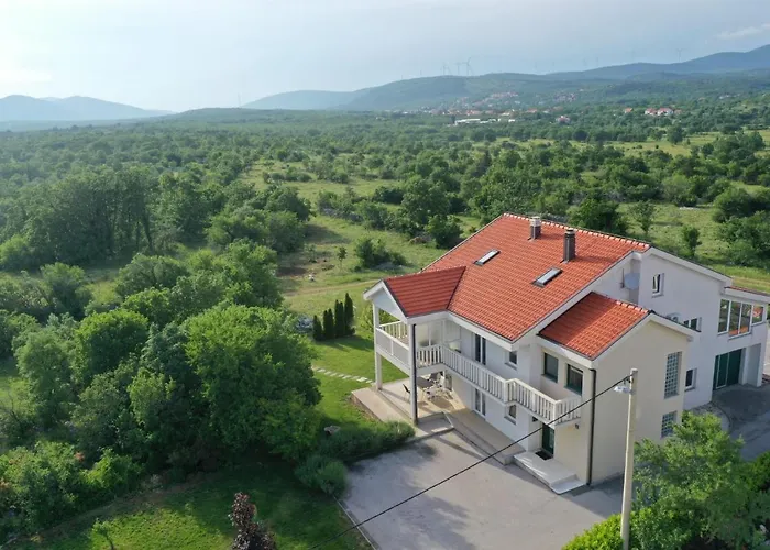 Ivy With Perfect Privacy, Pool, Sauna&jacuzzi * Opanci