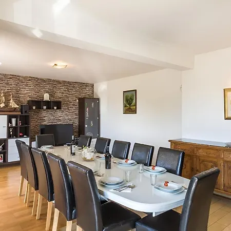 Ivy With Perfect Privacy, Pool, Sauna And Jacuzzi Homestay *