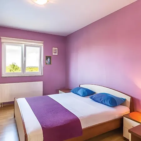 Ivy With Perfect Privacy, Pool, Sauna And Jacuzzi Homestay Opanci