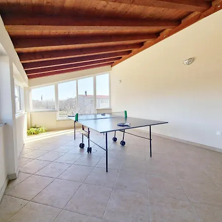 Homestay Ivy With Perfect Privacy, Pool, Sauna And Jacuzzi Opanci