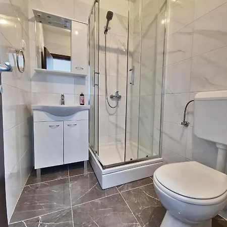 בית אירוח Ivy With Perfect Privacy, Pool, Sauna And Jacuzzi *