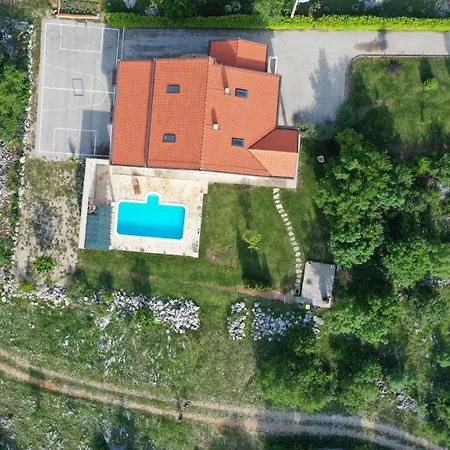 Ivy With Perfect Privacy, Pool, Sauna And Jacuzzi Homestay Opanci